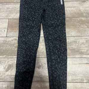 Gym shark leggings